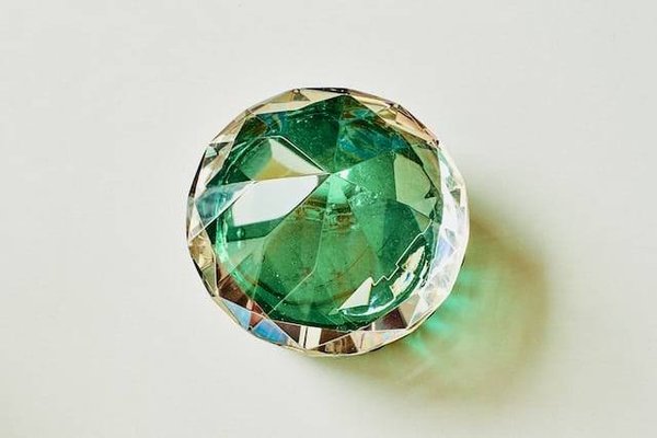 Comment choisir une pierre précieuse de qualité et de valeur ?
