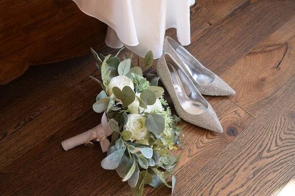 Les chaussures luxueuses ornées de pierres précieuses: Quelles sont les marques qui les proposent ?